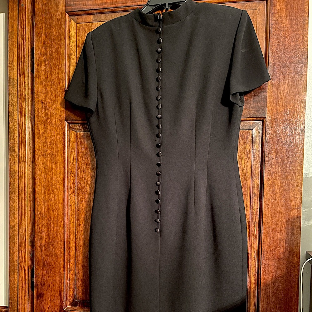 Black dress, size 12 Misses, Brand: Donna Morgan; fully lined, satin buttons